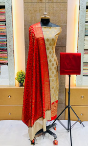 Conjunto de 3 piezas/Kurti de diseño tradicional de algodón y seda Banarasi, sin costuras, de primera calidad para mujer, de secado rápido, ideal para fiestas y protección solar. - Product Image 4
