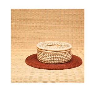 Elegante cesta de almacenamiento de hierba Sabai hecha a mano por artesanos con tejido natural para interiores de casas ecológicas y rústicas - Product Image 6