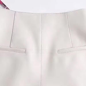 Services OEM prix raisonnable Shorts en cuir dernier style conception personnalisée Streetwear femmes Shorts en cuir - Product Image 6