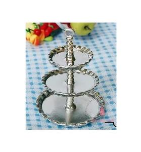 แท่นวางเค้กโลหะสองชั้นทำด้วยมือสีเงินพรีเมี่ยม - Product Image 1