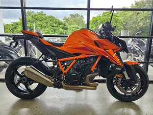 NEW HOT DEAL KTMs 1390 Super Duke R EVO - Product Image 4
