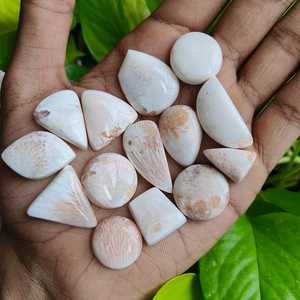 Cabujón de Scolecita Blanca Natural, Grado AA+, Plata de Ley, Diseño Clásico, Tonos Pastel Suaves, Patrones Únicos, Acabado Liso - Product Image 2