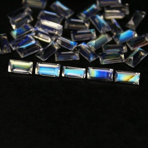 Venta al por Mayor de Piedras Preciosas Sueltas de Piedra Lunar Arcoíris Facetada en Forma de Baguette de 3x5 mm, Proveedor de Piedras Preciosas de Diseño de la India - Product Image 2