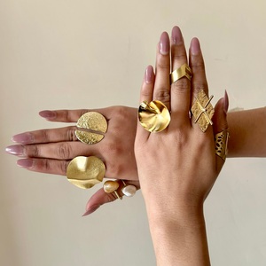 Bagues en laiton fabriquées à la main avec pierre naturelle Bagues en laiton au design unique avec des motifs de gravure complexes - Product Image 4