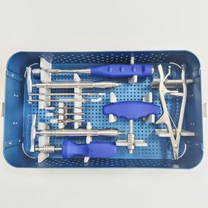 Juego de Instrumentos Ortopédicos de Acero Inoxidable para Tornillos Óseos con Estuche de Esterilización, Guías de Perforación Quirúrgica, Destornilladores y Herramientas de Fijación - Product Image 4