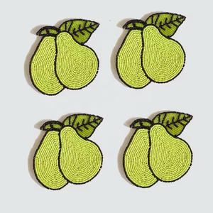 Forme de feuille de chêne de couleur verte perlée avec contour marron tapis de dessous de verre fait à la main et tampons pour décoration de table mariage - Product Image 2