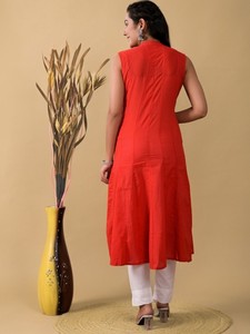 Kurta d'été élégante en coton, brodée de motifs ethniques, sans manches, taille naturelle, coupe trapèze, faite à la main, lavable, prête à porter - Product Image 5