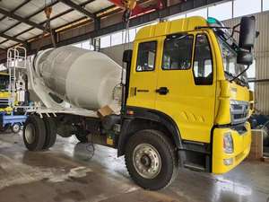 Camion malaxeur à béton Isuzu Howo d'occasion de 6 mètres cubes avec moteur, pompe et boîte de vitesses - Transport de ciment en vrac à haute efficacité - Product Image 5