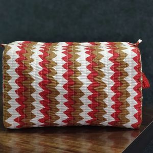 Trousse de Toilette Matelassée Écologique à Motifs Imprimés à la Main Grande Capacité pour Rangement Pratique des Cosmétiques - Product Image 2