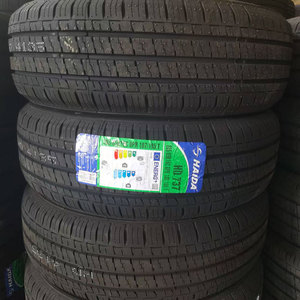 Neumáticos para Automóvil 235/45R19 Radiales Sin Cámara, Deportivos, de Alto Rendimiento, Resistentes al Desgaste, para Todas las Estaciones, Proveedor Mayorista de Exportación de China - Product Image 4