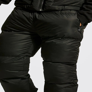 Pantalones acolchados acampanados con logotipo personalizado OEM, pantalones acolchados para hombre de fabricación personalizada con bolsillo cargo, ropa de calle personalizada, pantalones de invierno - Product Image 3