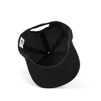 Casquette de golf 5 panneaux en polyester découpée au laser sur mesure avec logo 3D en caoutchouc imperméable, motif léopard Dobby, style sportif, fabriquée au Vietnam