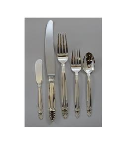 Ensemble de couverts en métal en acier inoxydable résistant à la rouille et durable, adapté aux repas de tous les jours, aux dîners formels - Product Image 1