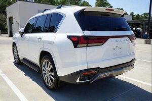 Très propre 2023 Lex-us LX600 Ultra Luxe - Product Image 6