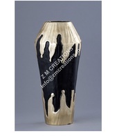 Vase à fleurs en métal fait main, qualité supérieure, finition dorée antique polie, style côtier, décoration de mariage et de Pâques, écologique