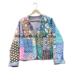 Veste matelassée en coton indien faite à la main pour femmes, respirante, écologique, patchwork, couture kantha, réversible, motif floral, confortable - Product Image 4
