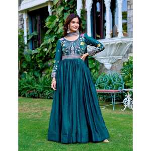 เปิดตัวชุดออกแบบใหม่ด้วยผ้า dupatta ผ้าไหม fendy ลำดับรหัสหนักและงานปักด้าย - Product Image 1