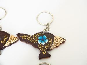 Vente en gros de porte-clés en bois modèle de l'île de Bali ensemble de main peinture porte-clés pour souvenirs ou accessoires de sac - Product Image 4