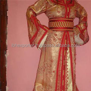 ชุดแต่งงานมุสลิมแบบอินโดนีเซียชุดคาฟตันสองชิ้นพร้อมผ้าพิมพ์ลายและลูกไม้พร้อมเข็มขัด - Product Image 1