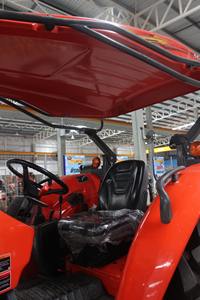 Tractor Kubota M9540-Motor diésel Kubota 95 HP 4 cilindros Kubota - Product Image 6