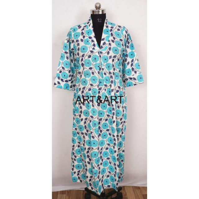 มีสีเขียวขุ่น