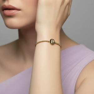 กำไลข้อมือประดับเพชรและทองคำ 14K รูปอักษรย่อแบบเทพนิยาย |   เพชรทรงบริลเลียนต์คัต 0.07 กะรัต - Product Image 5