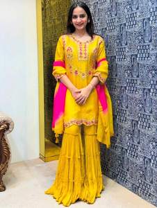 ชุดชาราราแขนยาวปักลายชีนอนสุดหรู พร้อมผ้าคลุมไหล่ สีส้ม - Product Image 5