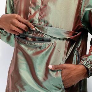 ผู้ผลิตเสื้อผ้าสตรีทแวร์แบบ Private Label ขายส่งเสื้อแจ็คเก็ตกันลมแบบบาง สไตล์ลำลองสำหรับกิจกรรมกลางแจ้ง  ไม่มีขั้นต่ำในการสั่งซื้อ  แบบกันลม สไตล์ฮิปฮอป - Product Image 2