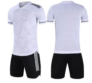 Nouvelle arrivée d'uniformes de football pour hommes avec logo personnalisé, uniforme de football respirant à prix réduit au meilleur design - Product Image 2