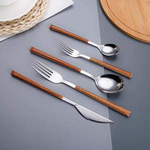 ชุดช้อนส้อมไม้และสแตนเลสที่มีสไตล์สำหรับเชฟมืออาชีพและการตกแต่งโต๊ะอาหารที่บ้าน - Product Image 6