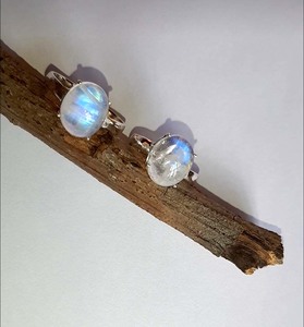 Meilleur à la main arc-en-ciel pierre de lune Cabochon bague en pierres précieuses bijoux de mode argent laiton broche réglage pour fête anniversaire - Product Image 1