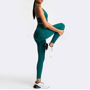 Conjunto de yoga para mujer de MOQ bajo superventas Conjunto de yoga para mujer de último diseño de color sólido en precio al por mayor - Product Image 4