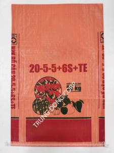 Sacos tejidos de PP sin recubrimiento de tamaño personalizado con costura superior dobladillo de PE Flexo impreso hasta 10 colores para alimentación de fertilizante de harina hecha en Vietnam - Product Image 4