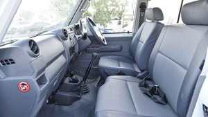 Toyota Land-Cruisers 76 Hardtop SUV d'occasion, économique - Product Image 2