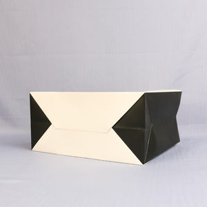 Sacs à provisions en papier blanc personnalisés avec impression de logo personnalisé, emballage de détail de haute qualité de fabricant du Vietnam - Product Image 4