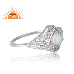 Hot Design Bague en argent sterling 925 avec opale éthiopienne naturelle et topaze blanche Fabricant de bijoux personnalisé - Product Image 4