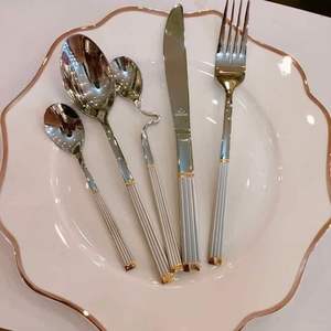 Juego de Cubiertos de Acero Inoxidable de Primera Calidad, Acabado Espejo Elegante, Aptos para Lavavajillas, Ecológicos, para Uso Diario y Fiestas - Product Image 2