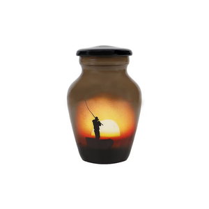 Urna Funeraria Marrón con Diseño de Atardecer y Pesca para Guardar Cenizas de Adultos - Product Image 1