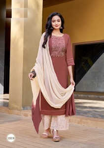 Venta en línea Conjunto de Kurtis de gasa de rayón cómodo para mujer Nueva colección de verano Método de tejido de cintura natural floral - Product Image 6