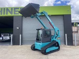 Chargeuse compacte sur pneus SWTL4528 avec garantie de 5 ans et 5000 heures, moteur Kubota, godet 4-en-1 de 2000 mm et godet à boue de 2000 mm - Product Image 3