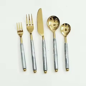 Pink <b>Acrylic</b> Handle <b>Mirrored</b> Steel 304 Grade Industrial Style Customized Logo Hotel Wedding Tabletop Serving Cutlery Set - Product Image 4