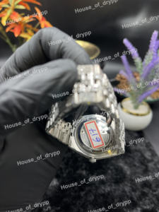 Montre en acier inoxydable sertie de diamants Moissanite avec bracelet entièrement pavé, montre-bracelet tendance Hip Hop pour homme et femme, idéale pour les soirées - Product Image 4