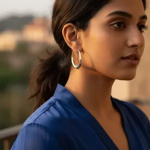 Créoles vintage tendance en argent pour femmes, design tribal oxydé, motif papillon en cuivre avec perle et diamant, cadeau religieux - Product Image 2