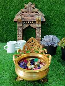 URLI TRADITIONNEL EN LAITON PUR avec Arching Article de décoration de maison festive de haute qualité pour Diwali Qualité d'exportation - Product Image 2