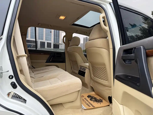 Véhicule d'occasion >8L SUV 4x4 pleine grandeur 2024 automatique édition Moyen-Orient haute performance durable tout-terrain bien entretenu - Product Image 4