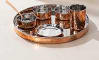 Service de table Thali traditionnel en cuivre et acier inoxydable, design moderne avec incrustations dorées, écologique, compatible lave-vaisselle, personnalisable
