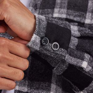 ฤดูร้อนลําลองแขนสั้นเสื้อปกติอย่างเป็นทางการโลโก้ที่กําหนดเองปุ่มเสื้อเชิ้ตผู้ชายคุณภาพสูง - Product Image 5