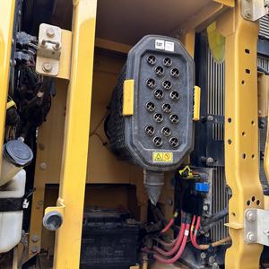 משומש חתול 320gc 320b 320b 320c 320d הידראולי זוחל הידראולי מחפר עם איכות טובה - Product Image 4