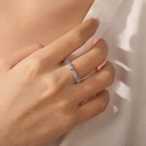 Anillo de Media Eternidad Personalizado para Mujer - Bañado en Oro Rosa o Oro con Incrustaciones Románticas - Product Image 5