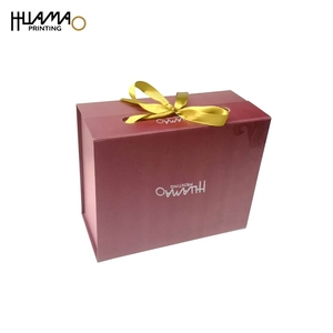 Caja de regalo magnética plegable personalizada con asa de cinta, caja de embalaje mate de lujo para lencería, medias de seda, ropa de dormir, pijamas. - Product Image 5